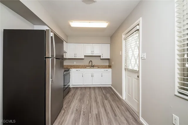 $1,965 | 744 Pineland Avenue, Venice, FL 34285