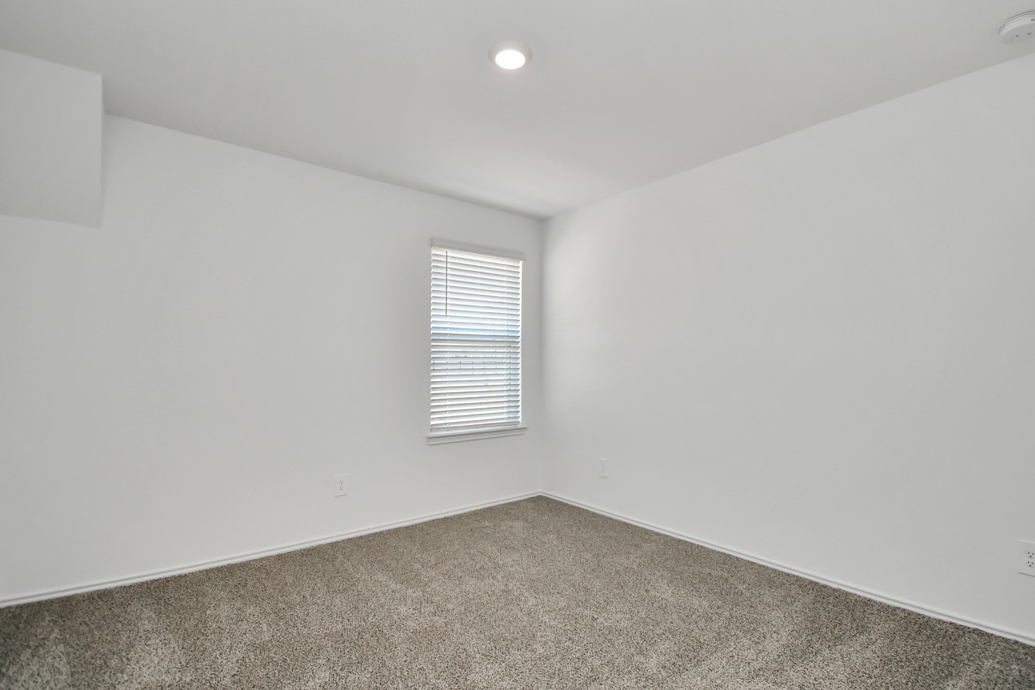 2715 Willow Gulch Way Rosenberg, TX 77469 - Photo 19 of 39 an empty room with windows