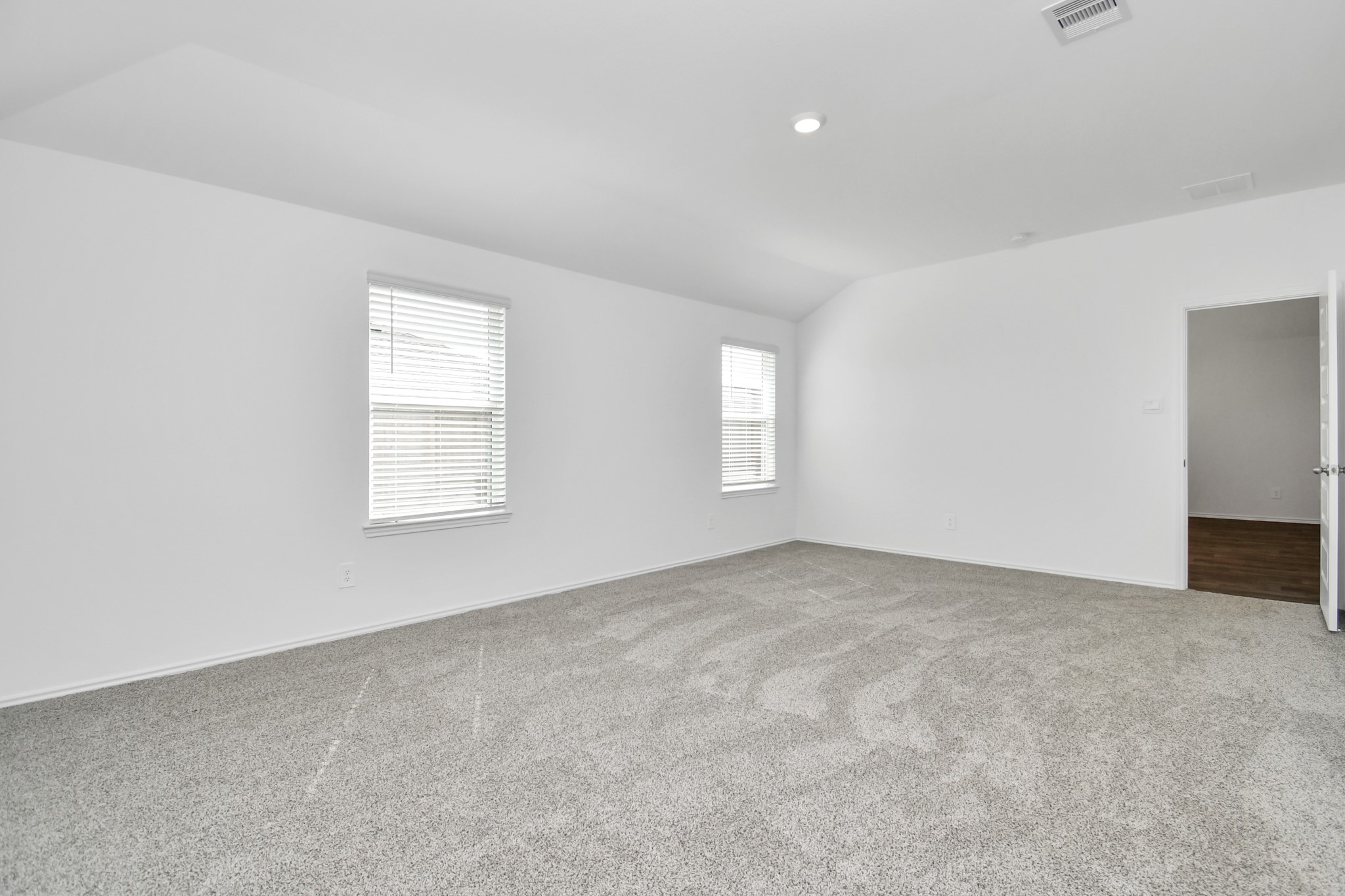 2715 Willow Gulch Way Rosenberg, TX 77469 - Photo 30 of 39 an empty room with windows