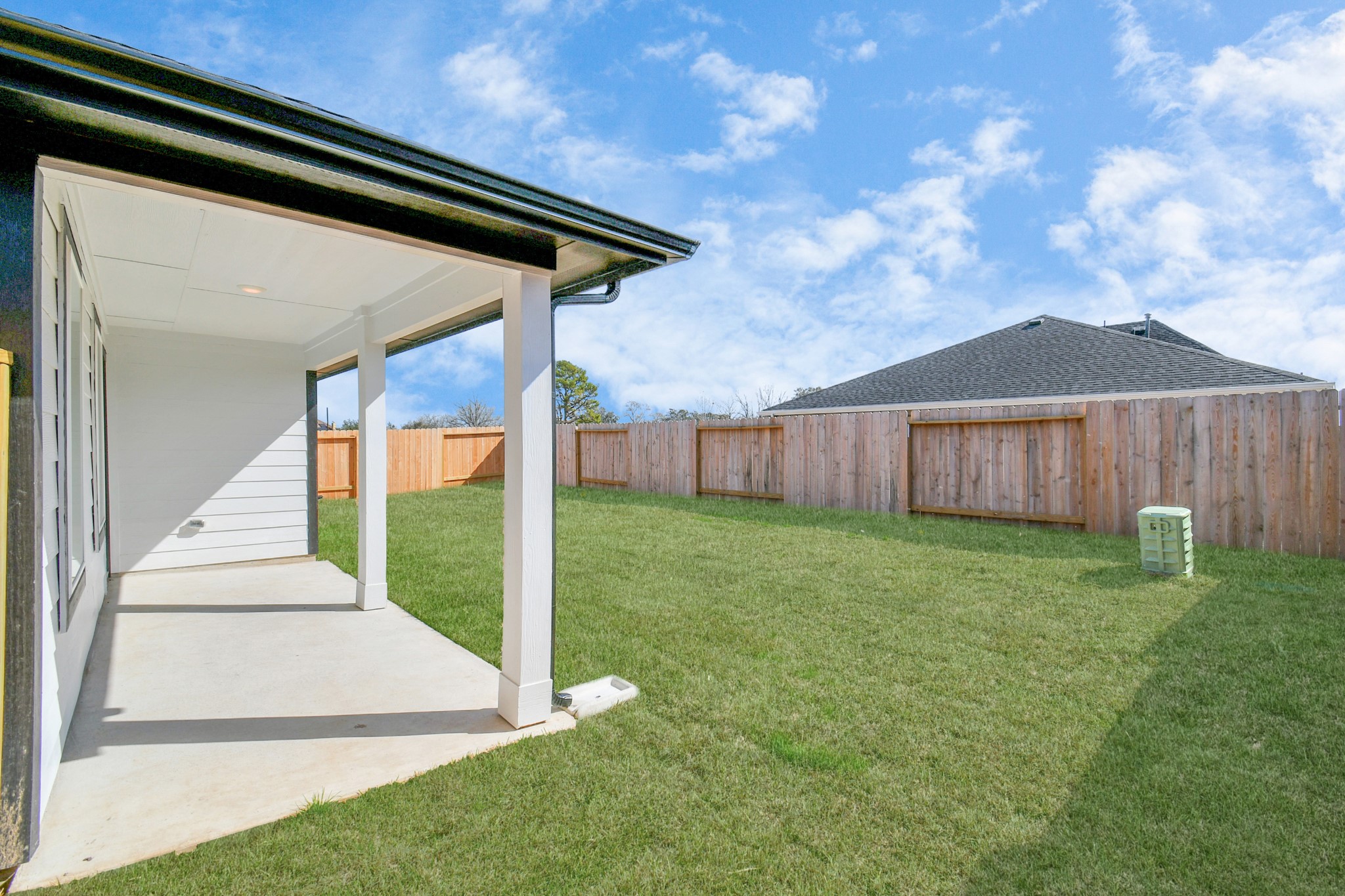 2715 Willow Gulch Way Rosenberg, TX 77469 - Photo 37 of 39 a backyard of a house with lots of green space