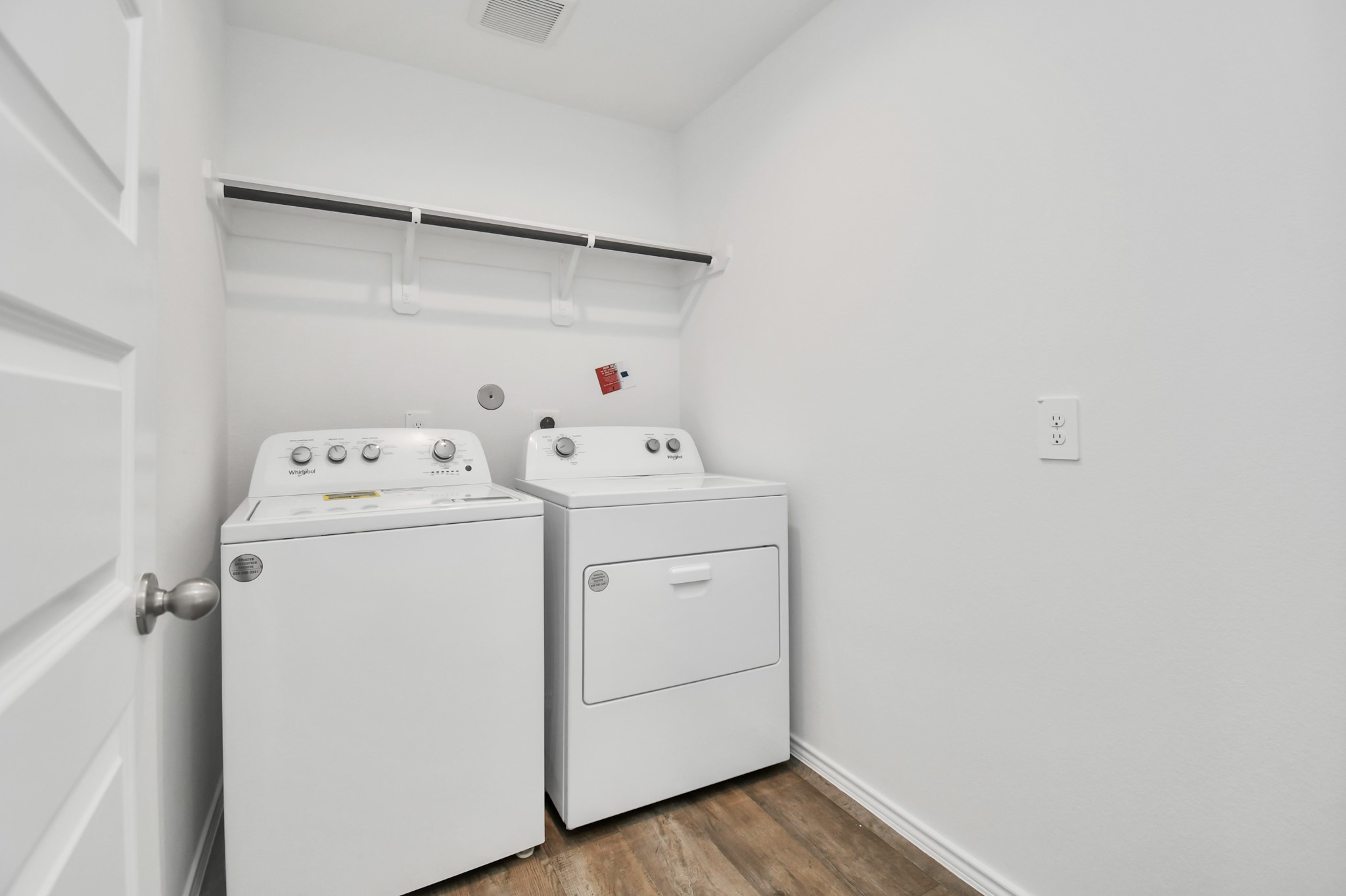 2715 Willow Gulch Way Rosenberg, TX 77469 - Photo 7 of 39 a utility room with dryer and washer
