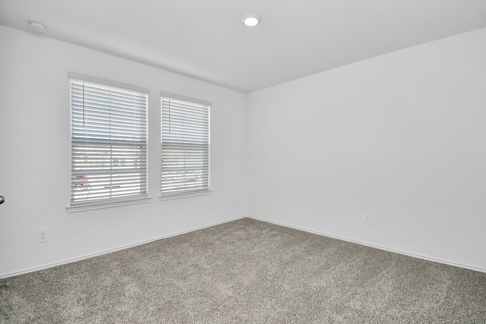 2715 Willow Gulch Way Rosenberg, TX 77469 - Photo 9 of 39 an empty room with a window