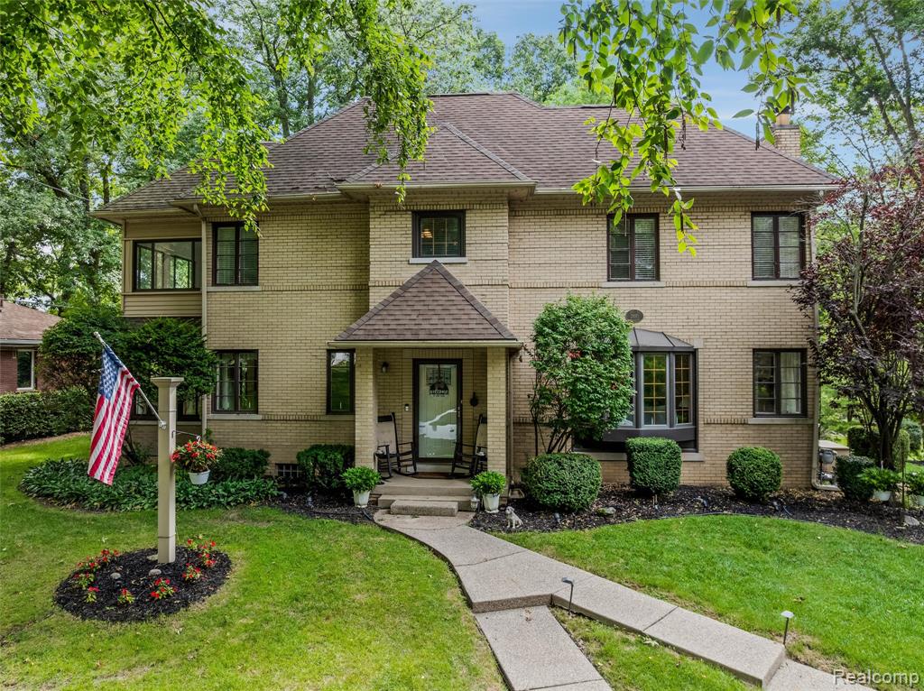 21071 Thorofare Road Grosse Ile, MI 48138 - Photo 1 of 23