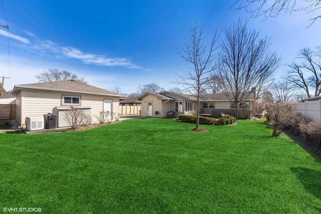 $470,000 | 130 Crescent Drive, Glenview, IL 60025