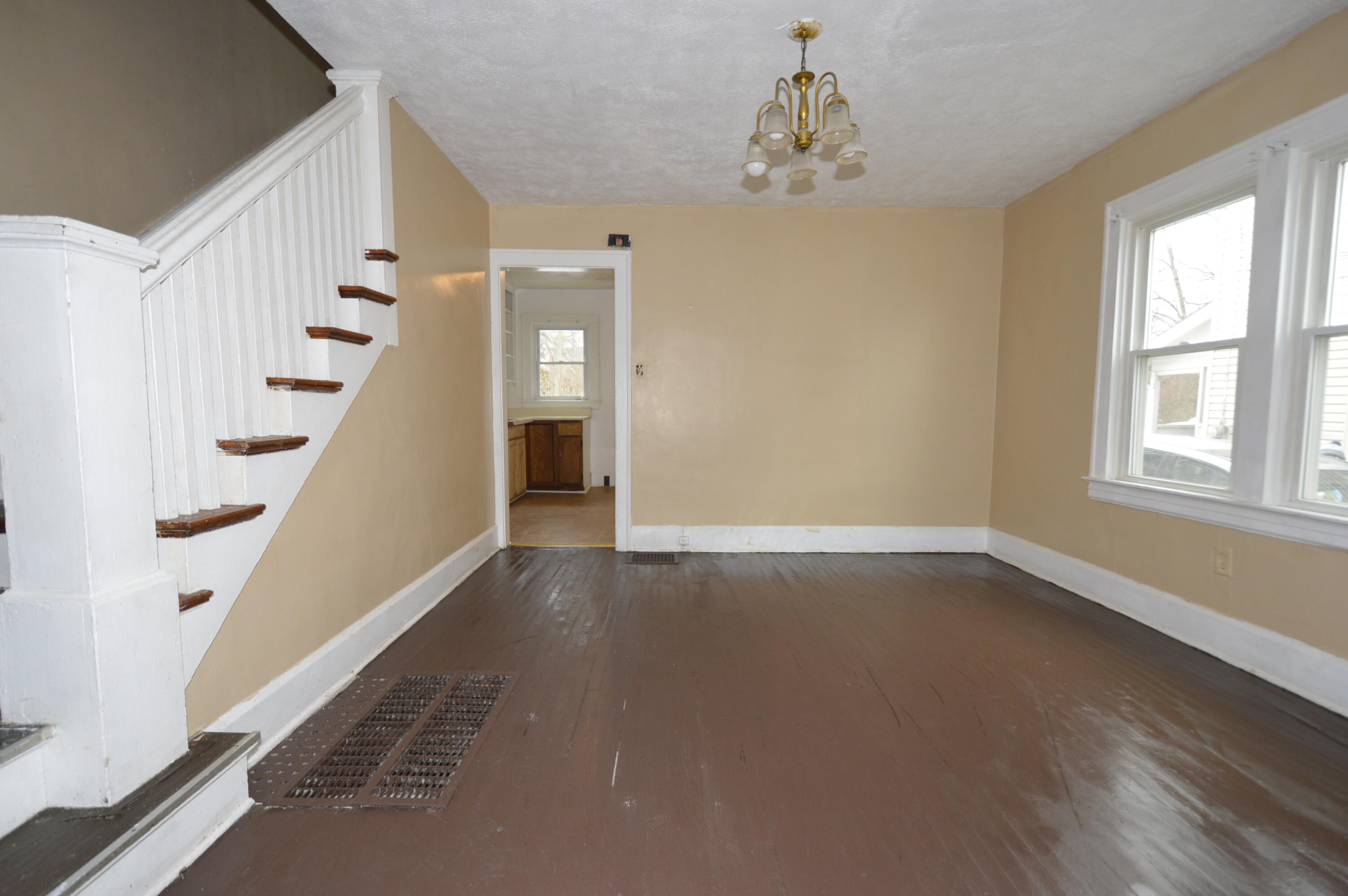 118 East Cecil Street Springfield, OH 45504 - Photo 7 of 38