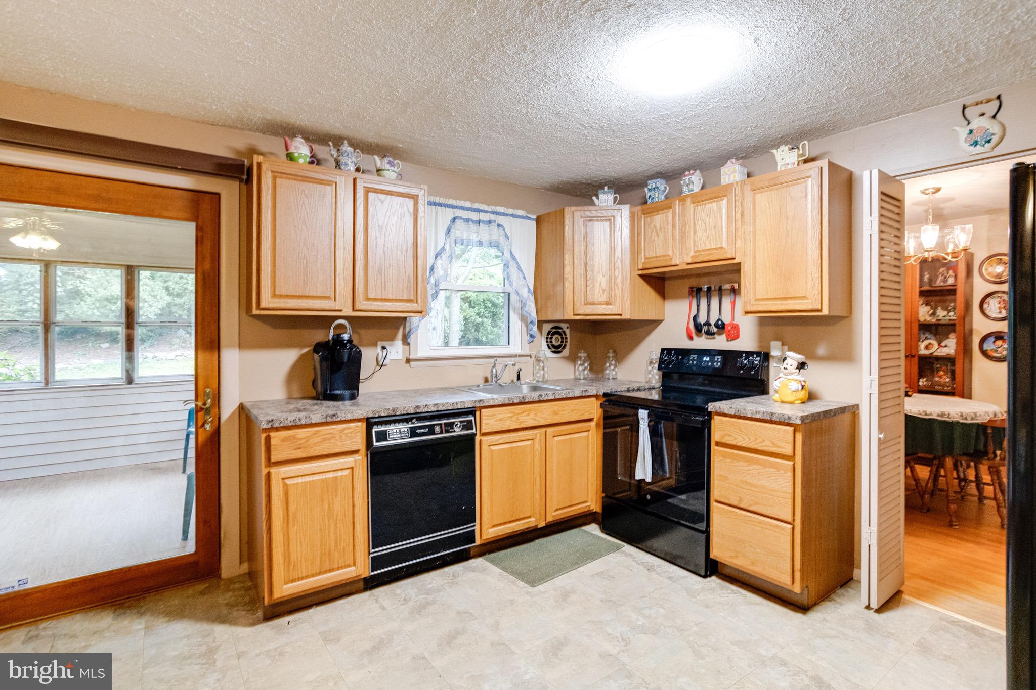 9505 Gunview Road Baltimore, MD 21236 - Photo 19 of 59