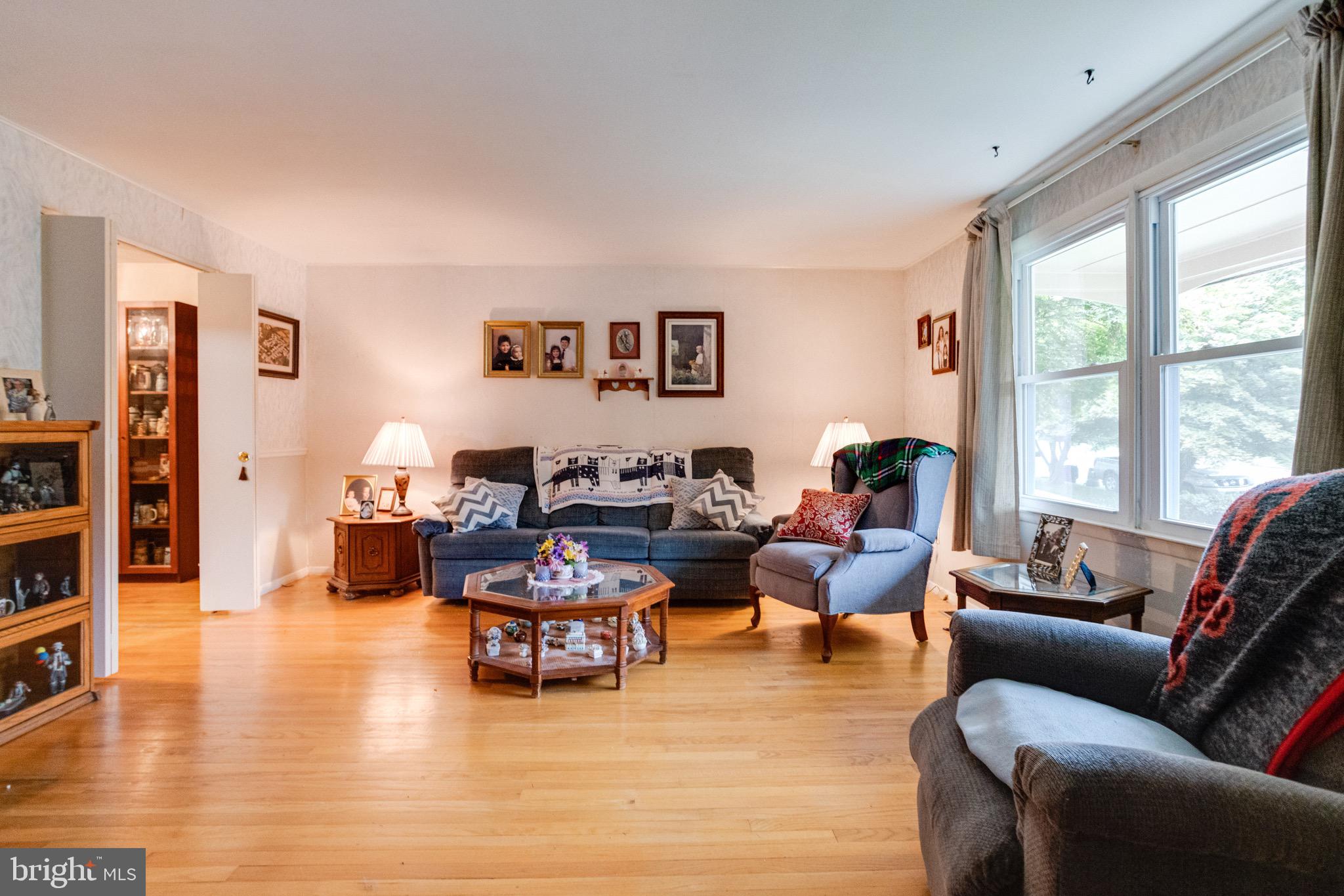 9505 Gunview Road Baltimore, MD 21236 - Photo 6 of 59