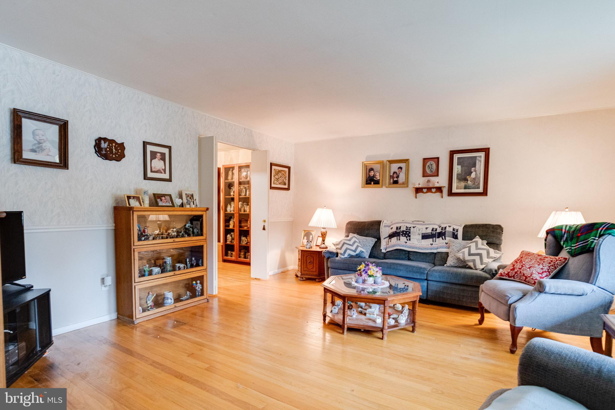 9505 Gunview Road Baltimore, MD 21236 - Photo 7 of 59