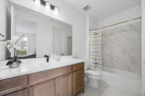 $699,999 | 4735 Arbor Hollow Drive, Manvel, TX 77578