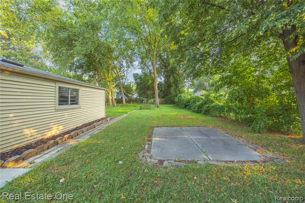 4296 Frazho Road Warren, MI 48091 - Photo 36 of 39