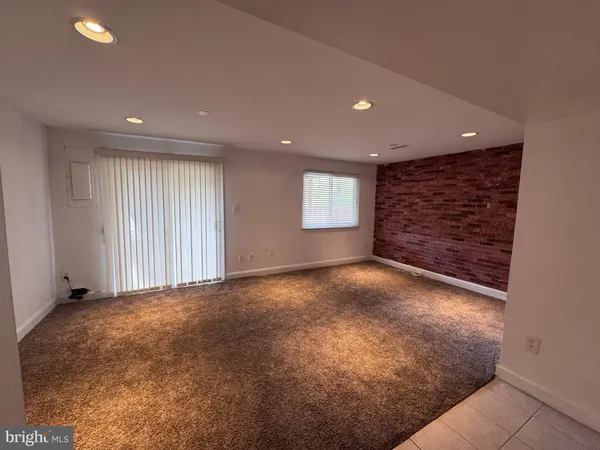 $3,600 | 3034 Sugar Lane, Vienna, VA 22181