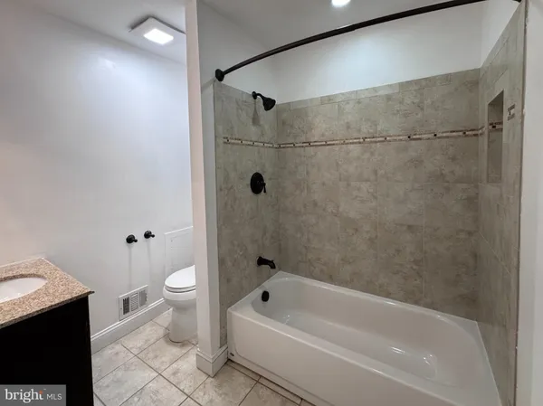 $3,600 | 3034 Sugar Lane, Vienna, VA 22181