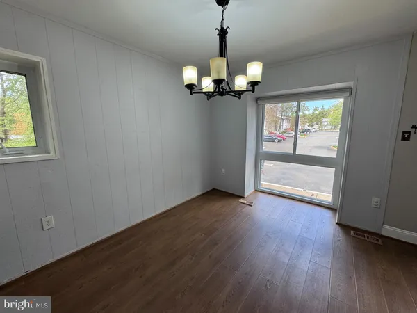 $3,600 | 3034 Sugar Lane, Vienna, VA 22181