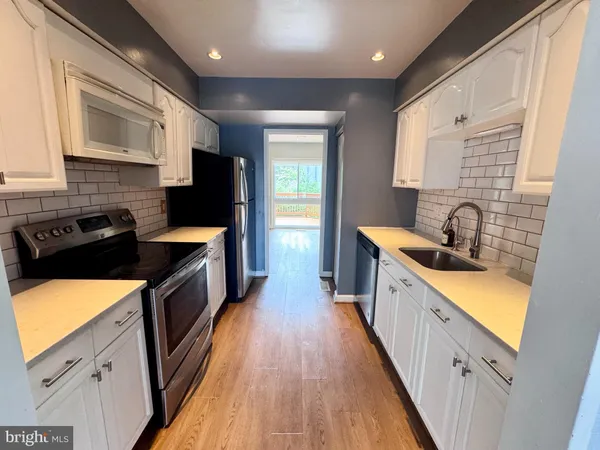 $3,600 | 3034 Sugar Lane, Vienna, VA 22181