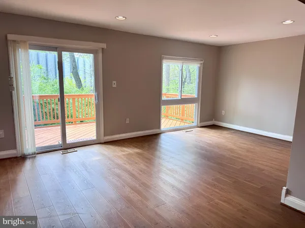 $3,600 | 3034 Sugar Lane, Vienna, VA 22181