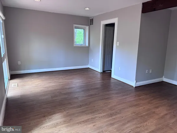 $3,600 | 3034 Sugar Lane, Vienna, VA 22181