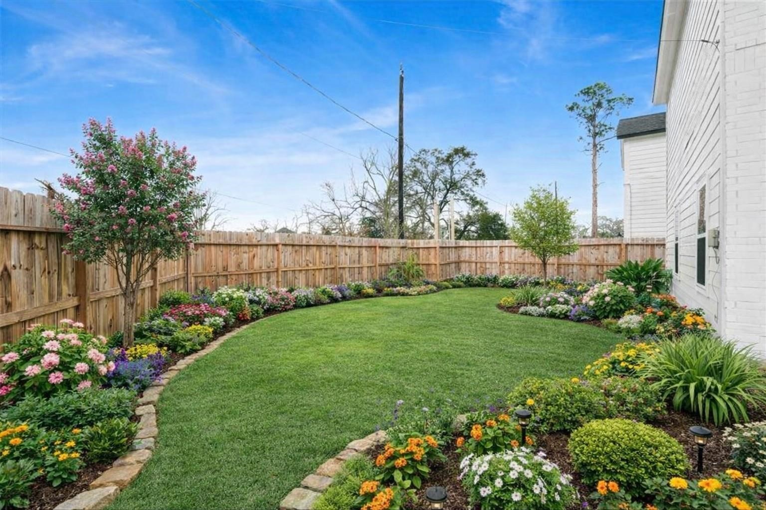 6320 Laura Koppe Road Houston, TX 77016 - Photo 5 of 17 Virtually landscaped to show potential.