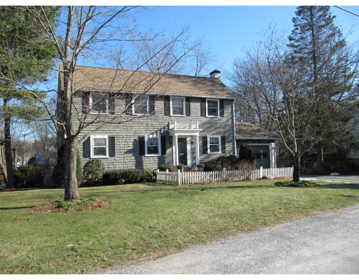 40 Pond Street Needham, MA 02492 - Photo 1 of 17 a front view of a house with garden