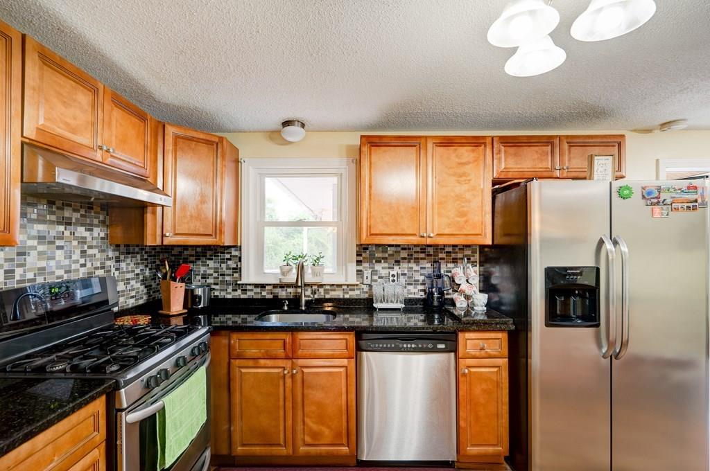 23 Burnham Road Billerica, MA 01862 - Photo 20 of 40 Gallery Image 20