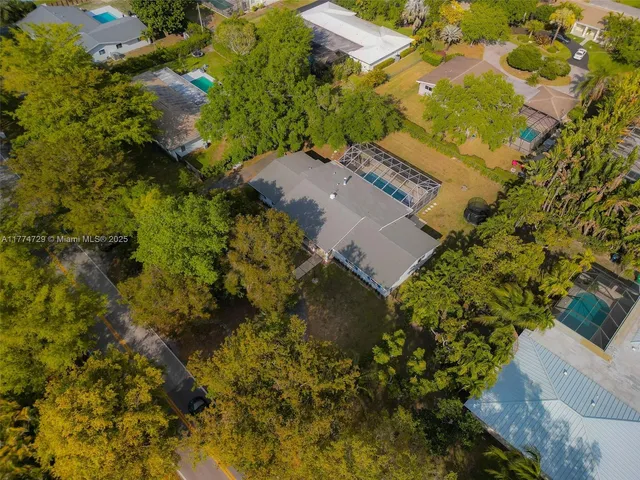 $1,590,000 | 14725 Southwest 82nd Avenue, Palmetto Bay, FL 33158