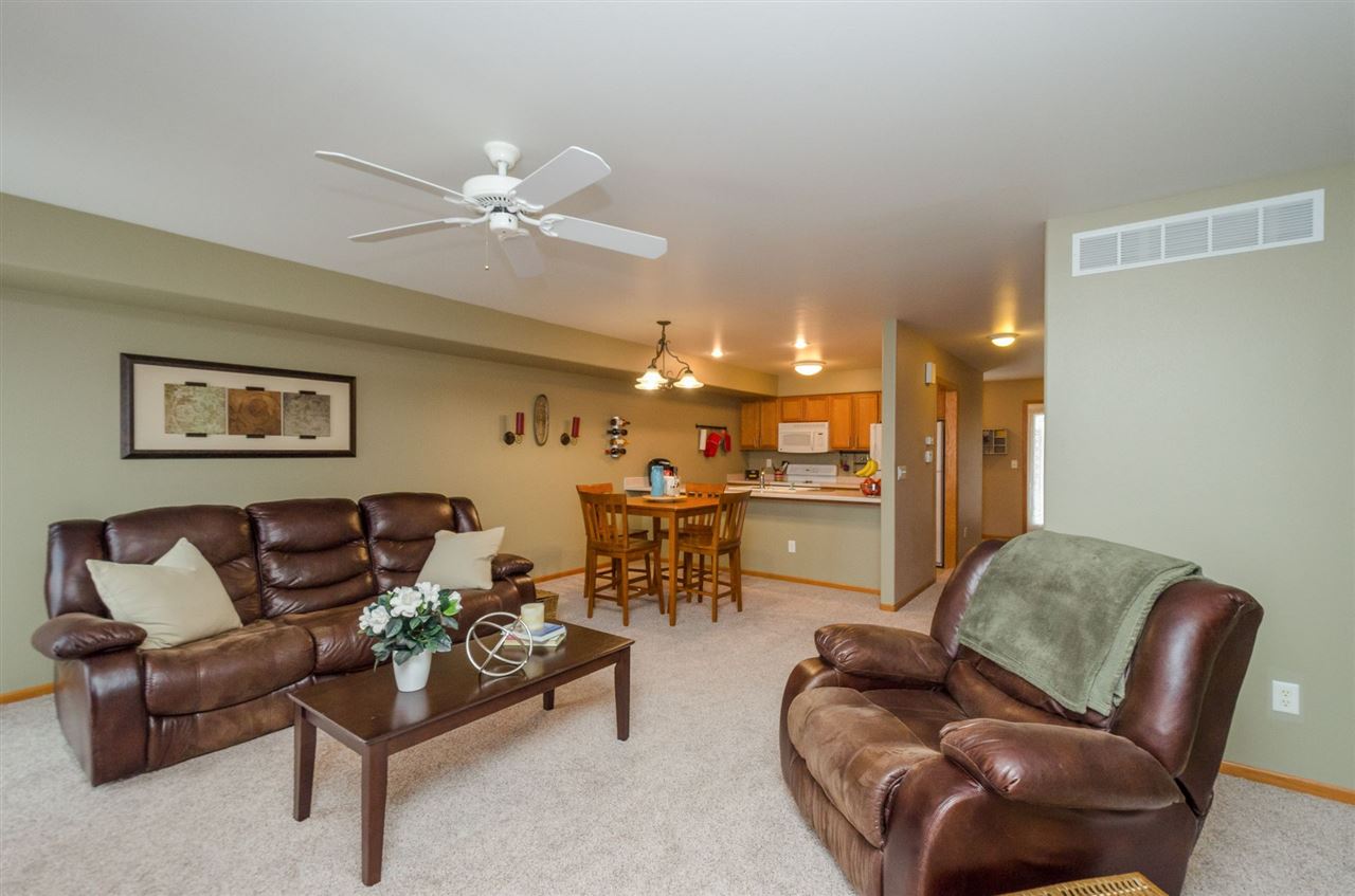 215 Camden Road Iowa City, IA 52245 - Photo 11 of 25 Gallery Image 11