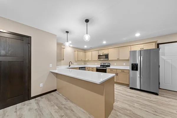 $589,000 | 3200 Noble Drive, Mankato, MN 56001