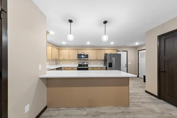 $589,000 | 3200 Noble Drive, Mankato, MN 56001