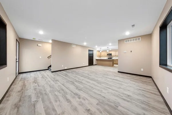 $589,000 | 3200 Noble Drive, Mankato, MN 56001