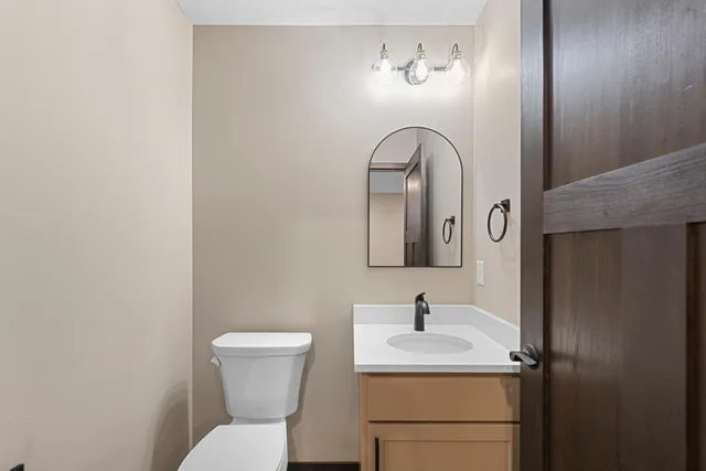 $589,000 | 3200 Noble Drive, Mankato, MN 56001