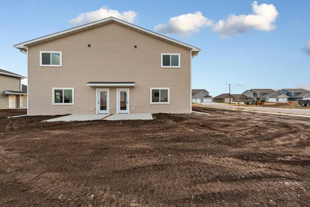 $589,000 | 3200 Noble Drive, Mankato, MN 56001