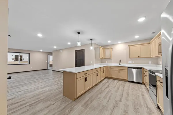 $589,000 | 3200 Noble Drive, Mankato, MN 56001