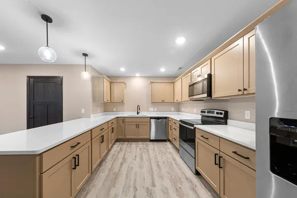 $589,000 | 3200 Noble Drive, Mankato, MN 56001