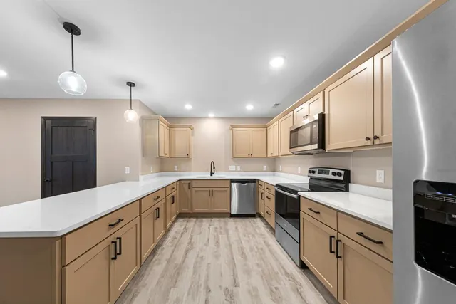 $589,000 | 3200 Noble Drive, Mankato, MN 56001