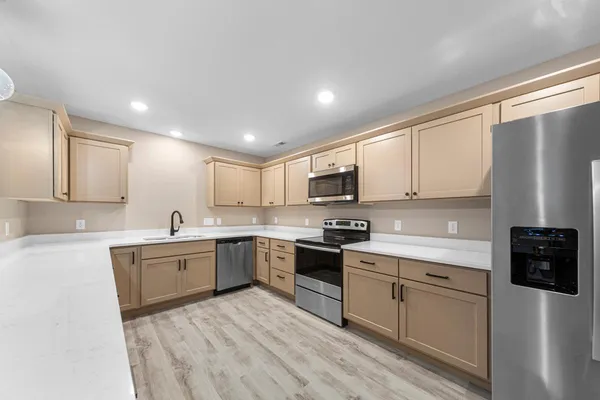 $589,000 | 3200 Noble Drive, Mankato, MN 56001