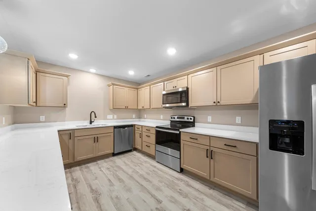 $589,000 | 3200 Noble Drive, Mankato, MN 56001