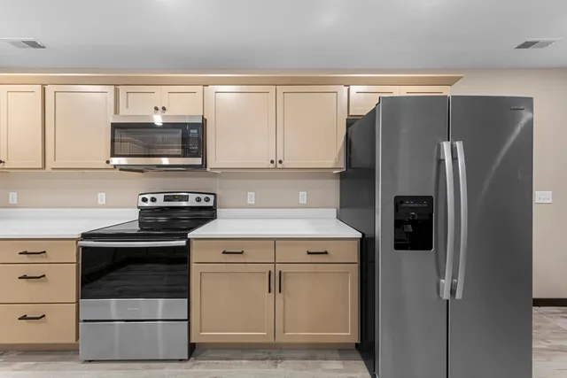 $589,000 | 3200 Noble Drive, Mankato, MN 56001