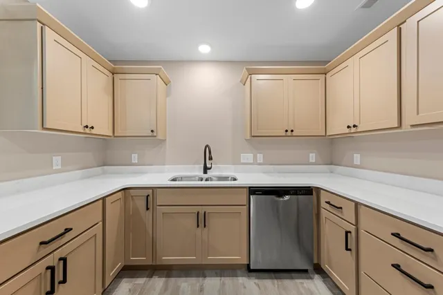 $589,000 | 3200 Noble Drive, Mankato, MN 56001