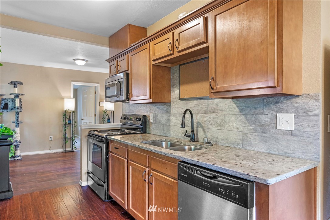 231 Military Road East Tacoma, WA 98445 - Photo 13 of 27