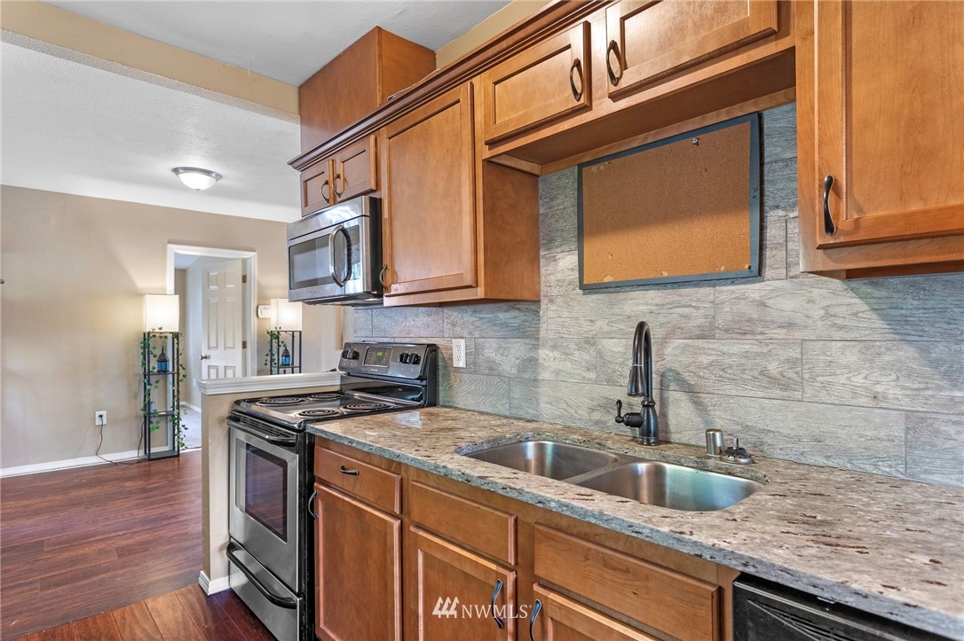 231 Military Road East Tacoma, WA 98445 - Photo 14 of 27