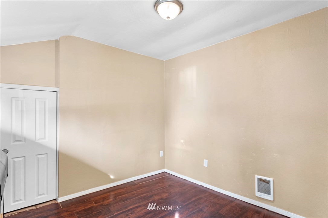 231 Military Road East Tacoma, WA 98445 - Photo 17 of 27