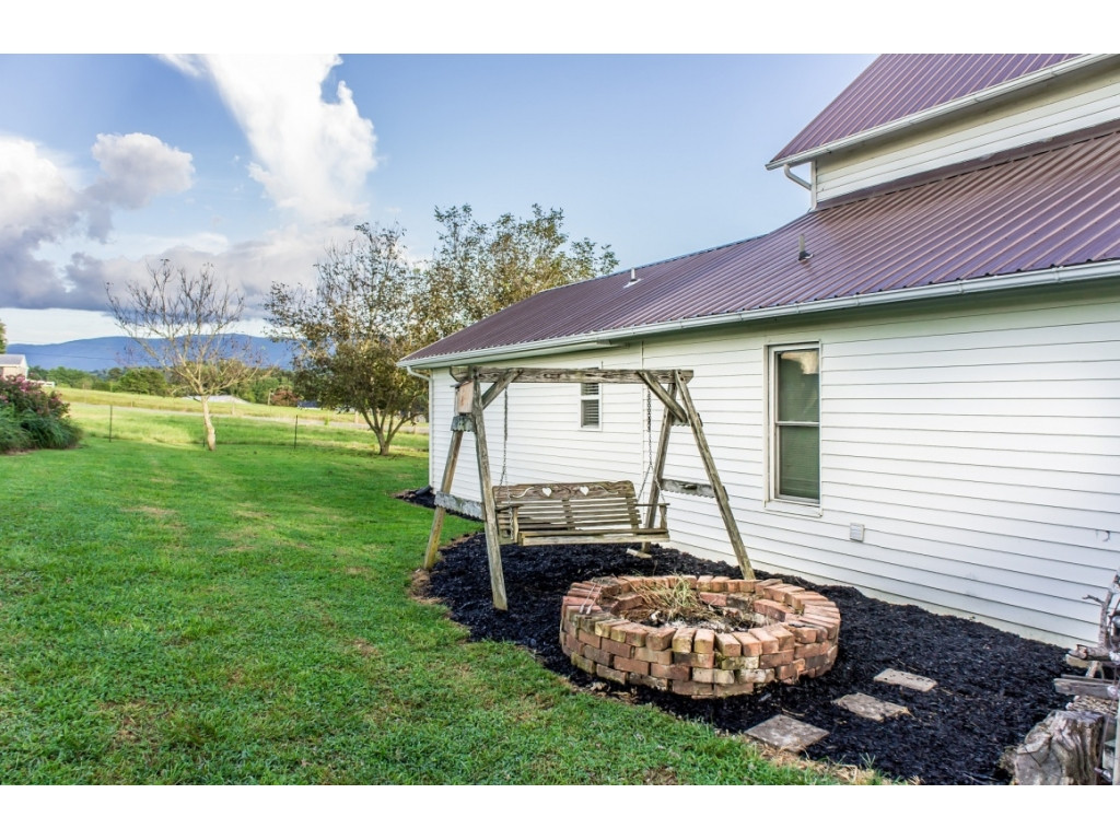 1345 Flag Branch Road Greeneville, TN 37743 - Photo 23 of 35 Photo 23