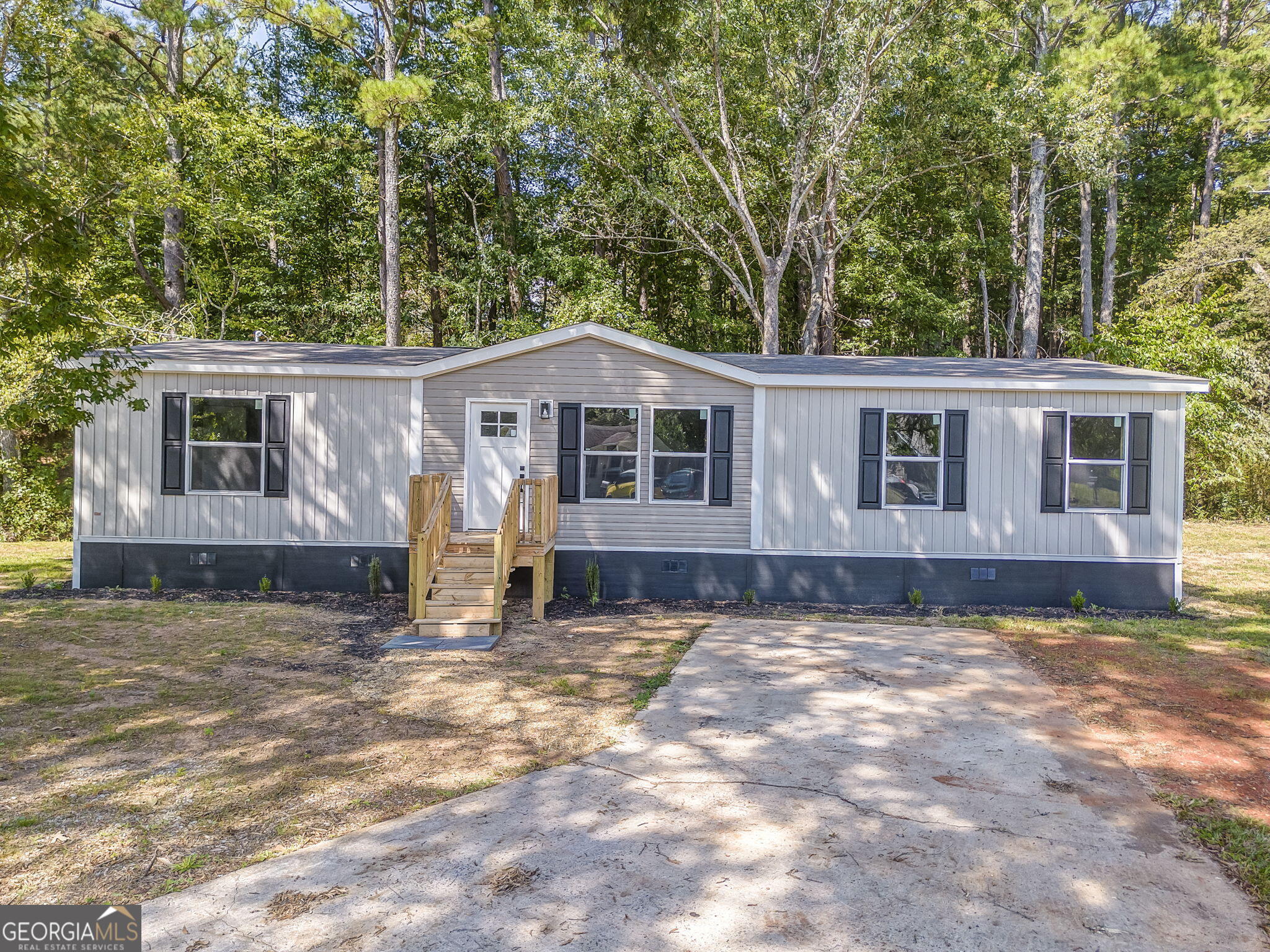 865 Old Rockmart Road Southeast Silver Creek, GA 30173 - Photo 2 of 52 a view of a house with a yard