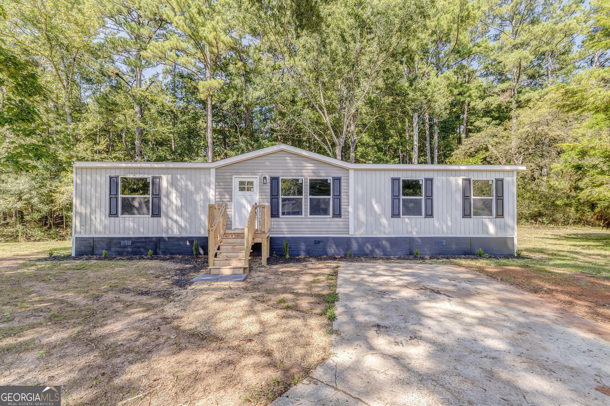 865 Old Rockmart Road Southeast Silver Creek, GA 30173 - Photo 27 of 52 a view of a house with a yard