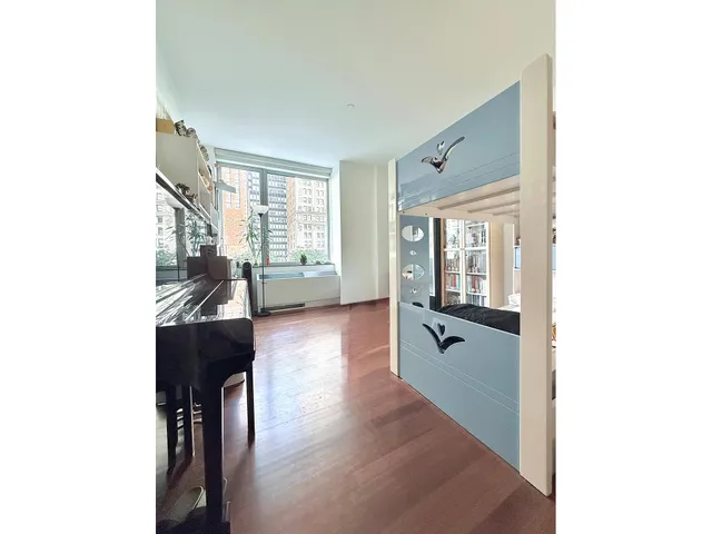 $1,995,000 | 30 West Street, Unit 3B | Battery Park City