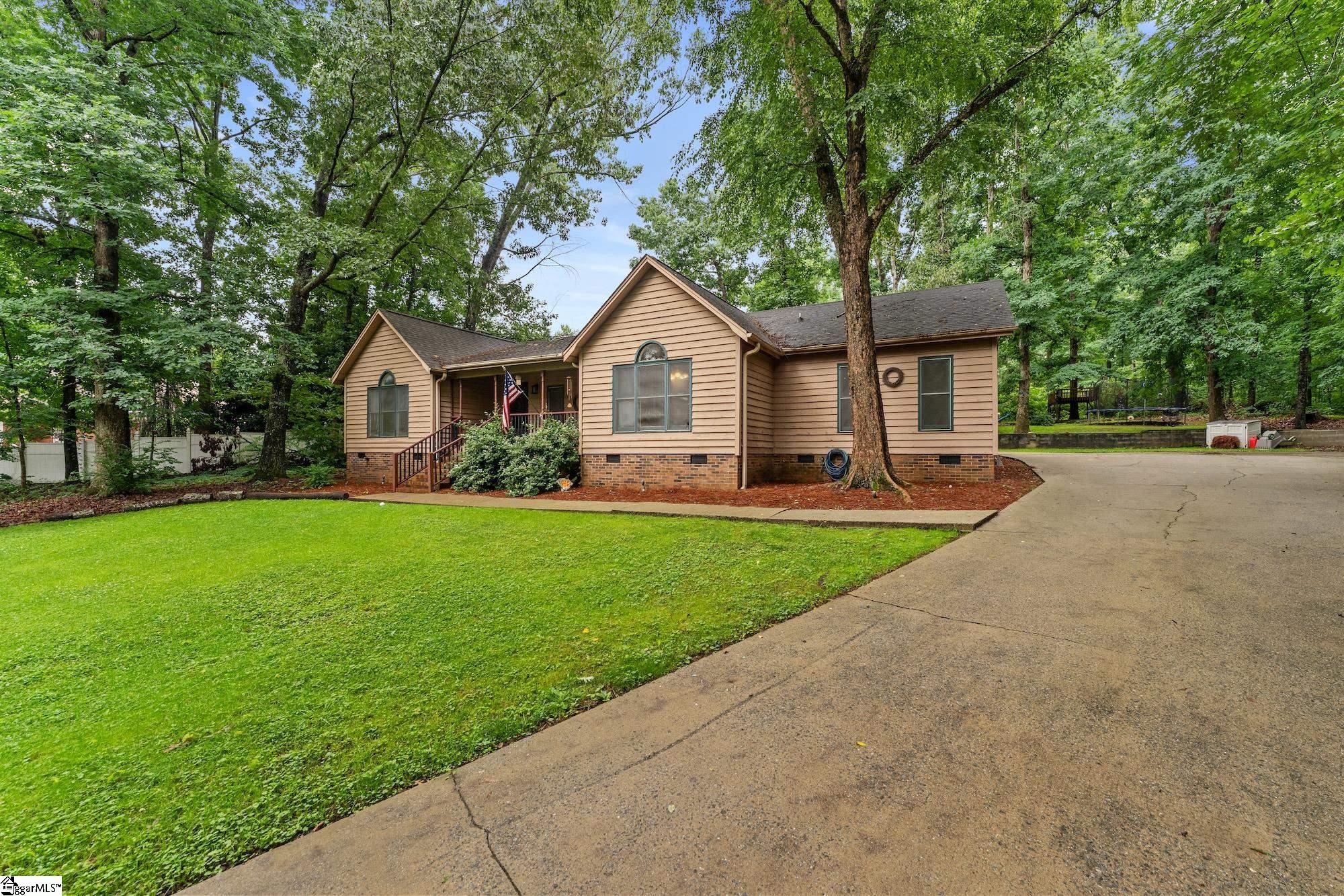 159 Plantation Drive Easley, SC 29642 - Photo 3 of 35