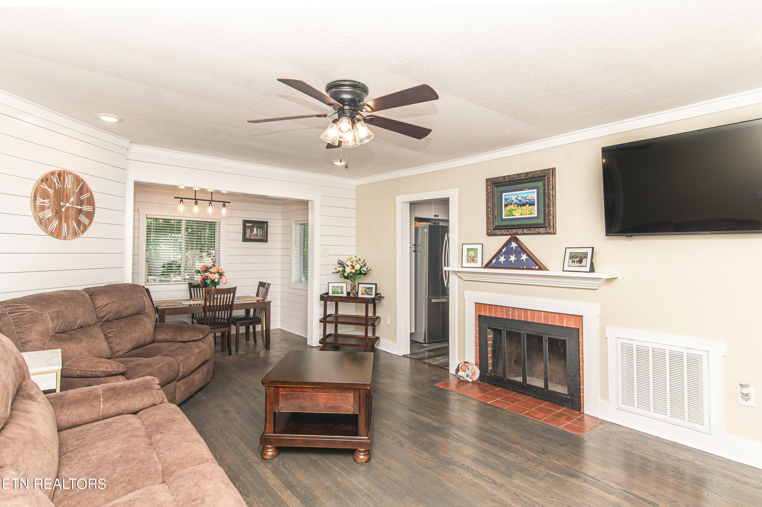 504 Sinking Springs Road Clinton, TN 37716 - Photo 5 of 27 2SinkingSprings_Inside-14