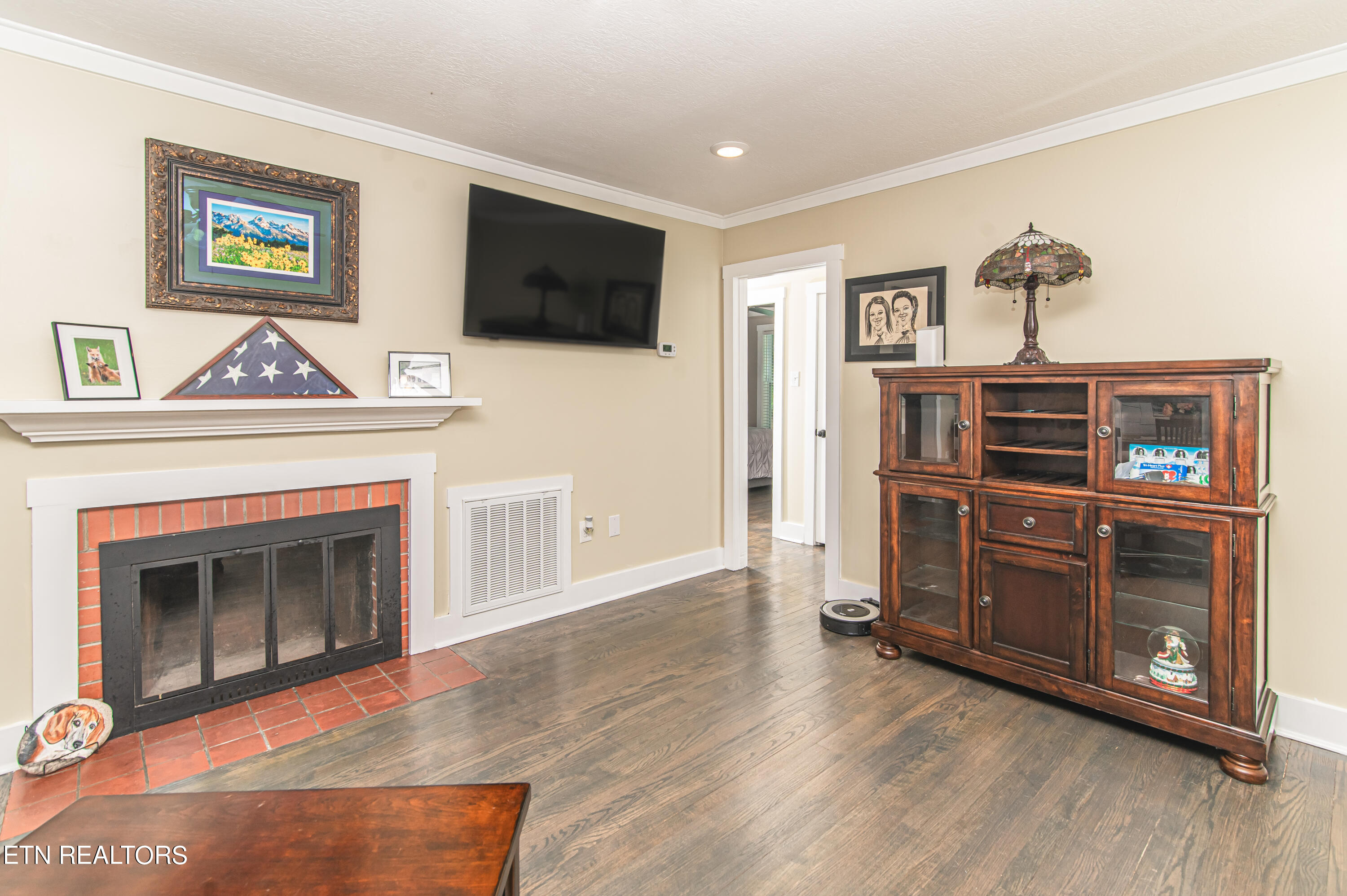 504 Sinking Springs Road Clinton, TN 37716 - Photo 7 of 27 2SinkingSprings_Inside-13
