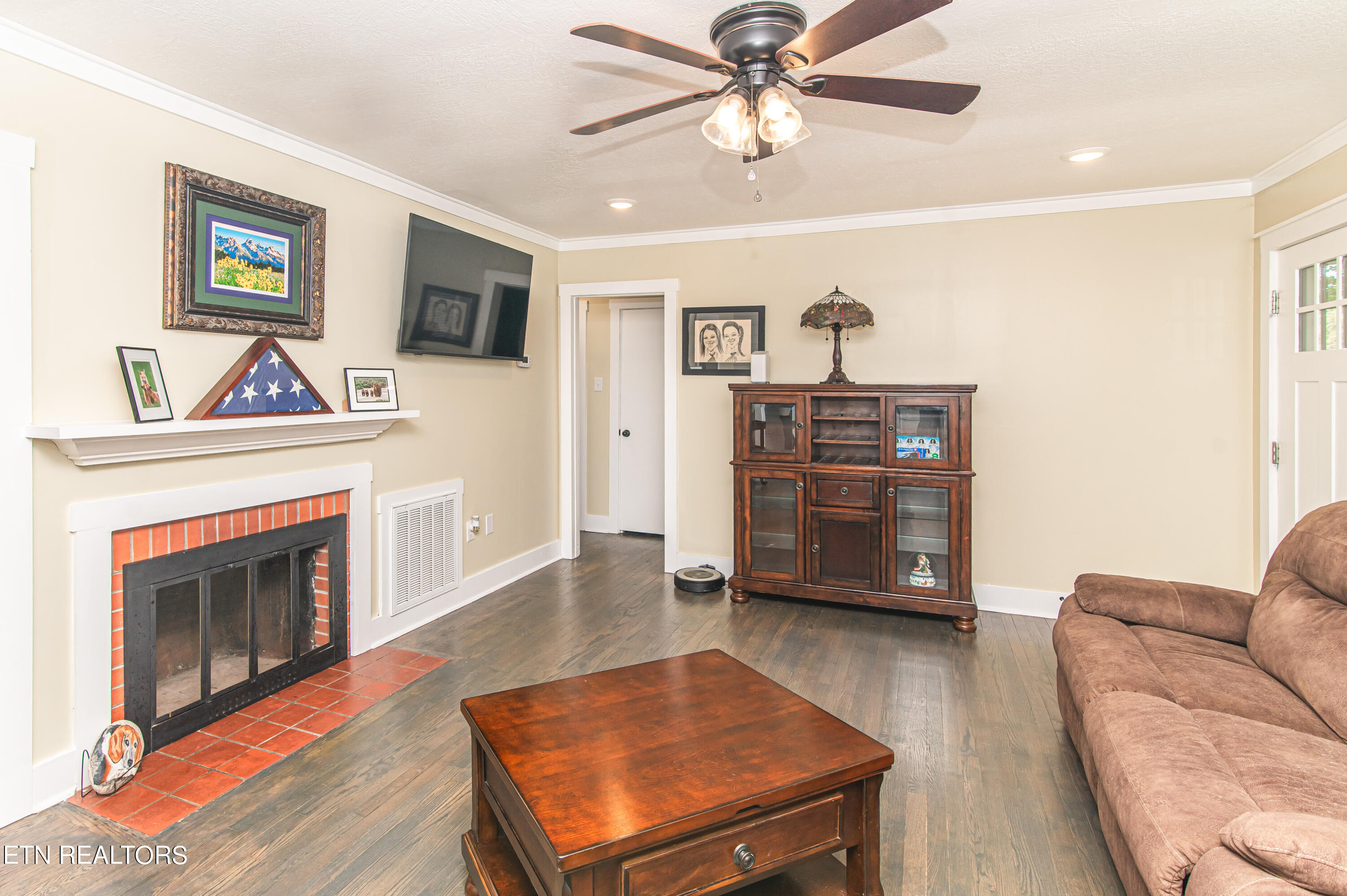 504 Sinking Springs Road Clinton, TN 37716 - Photo 8 of 27 2SinkingSprings_Inside-12