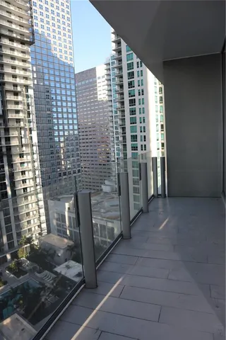 $6,700 | 300 Biscayne Blvd Way, Unit 2308W, Miami, FL 33131