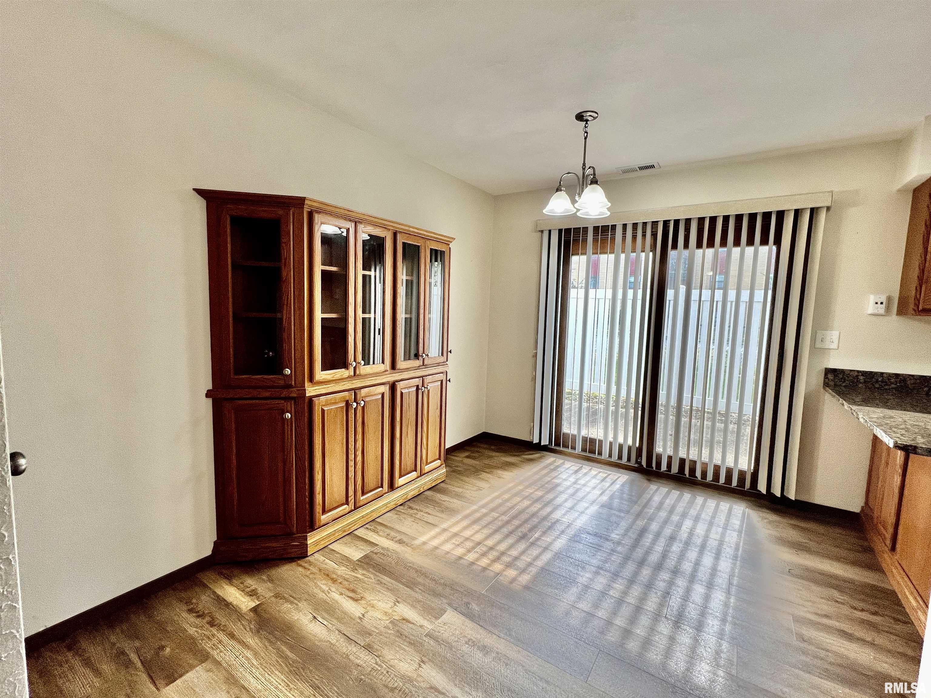 28 Brookside Place Springfield, IL 62704 - Photo 6 of 22 Gallery Image 6